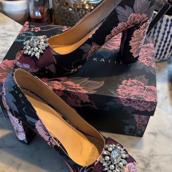 Kelly & Katie Black and Purple Floral Heels - Picture 2 of 8